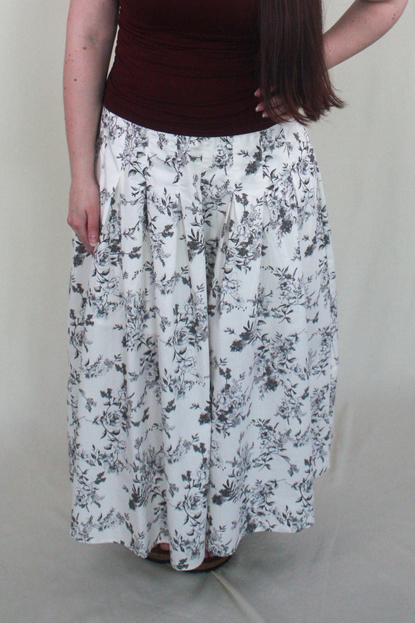 Floral Toile Pleated Maxi Skirt - Black Multi